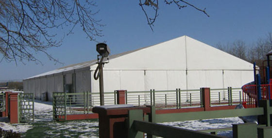 China Hete Verkoop 20m Tent van het Breedte de Witte Openluchtpakhuis met Waterdichte pvc-Stof leverancier